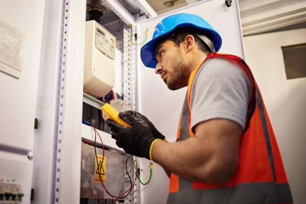 Como o Laudo de SPDA protege sua empresa contra raios